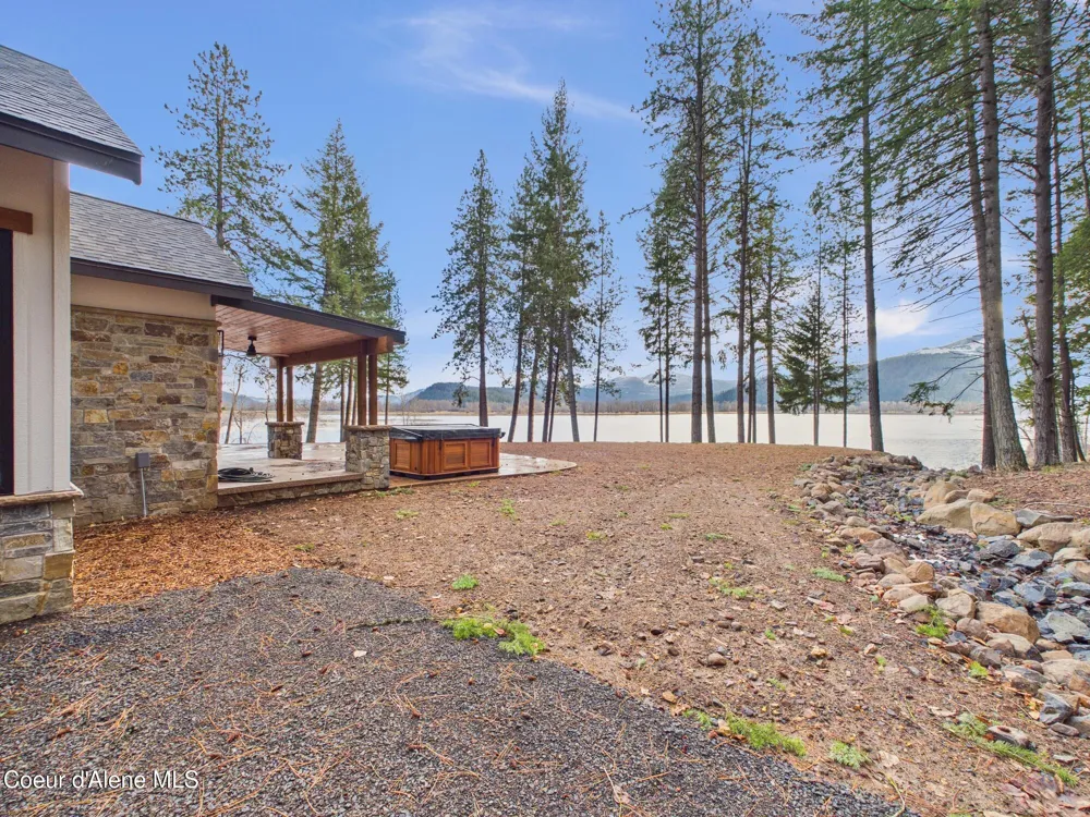 1413 E Round Lake Road St. Maries, ID 83861