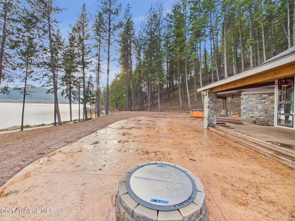 1413 E Round Lake Road St. Maries, ID 83861