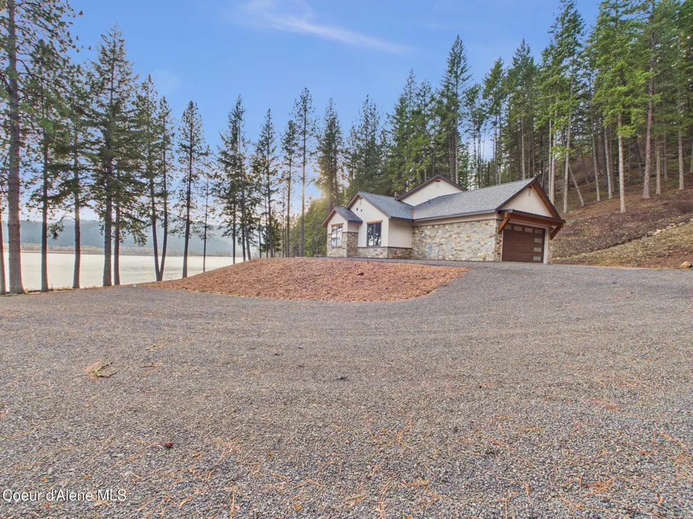 1413 E Round Lake Road St. Maries, ID 83861