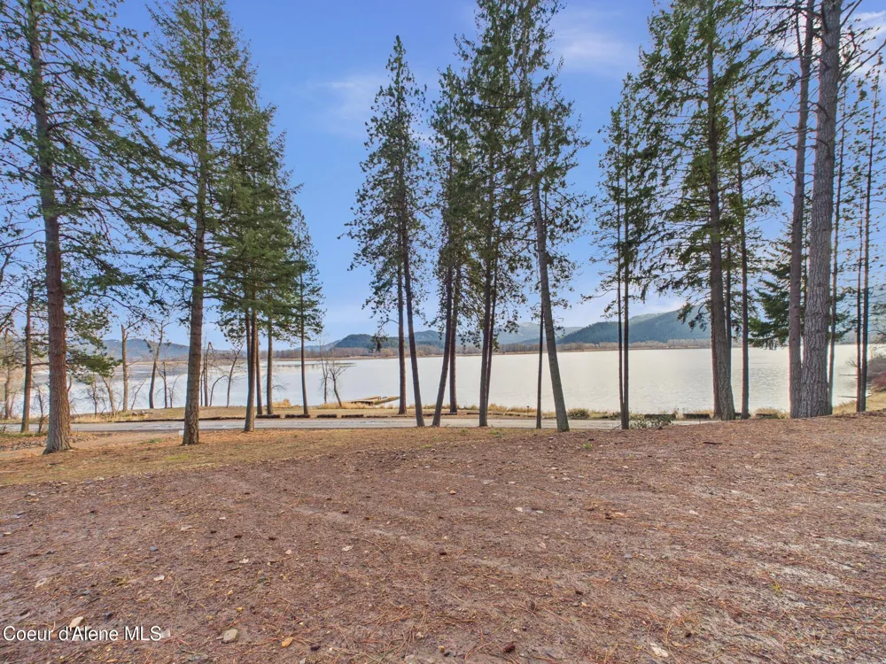 1413 E Round Lake Road St. Maries, ID 83861