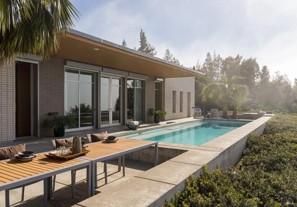 2947 Cavedale Road Glen Ellen, CA 95442