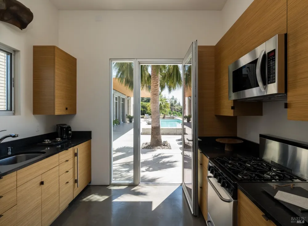 2947 Cavedale Road Glen Ellen, CA 95442