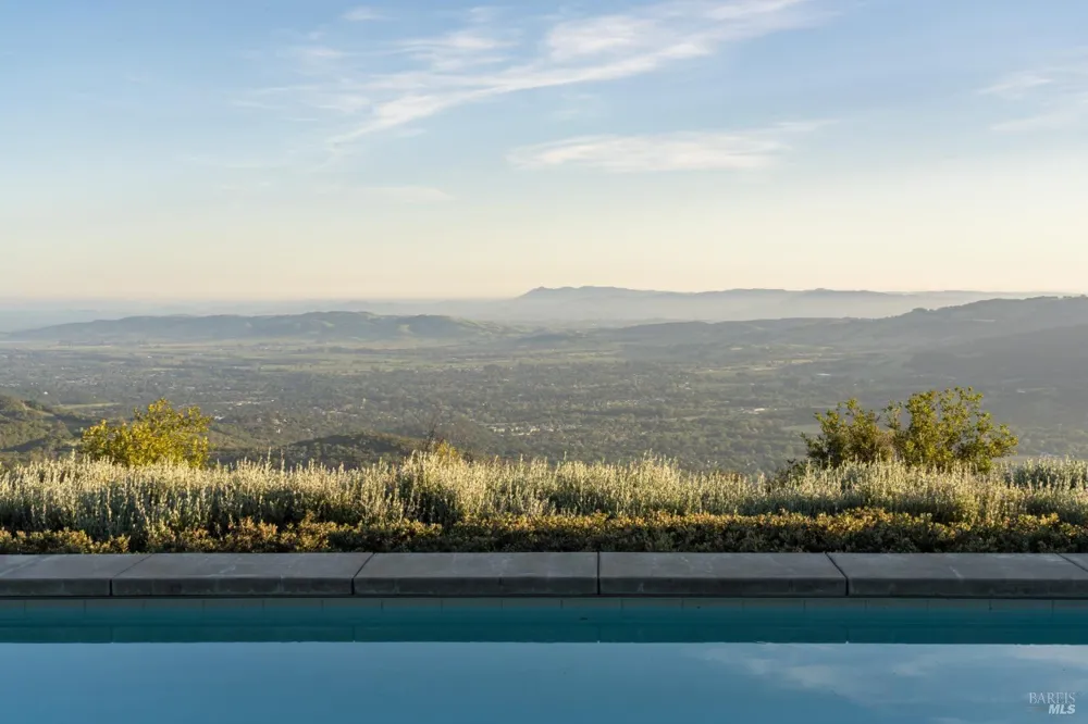 2947 Cavedale Road Glen Ellen, CA 95442
