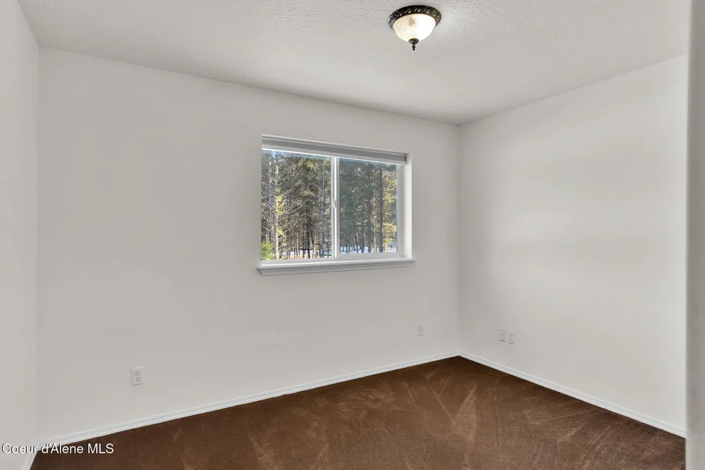 19850 Gunning Road Rathdrum, ID 83858