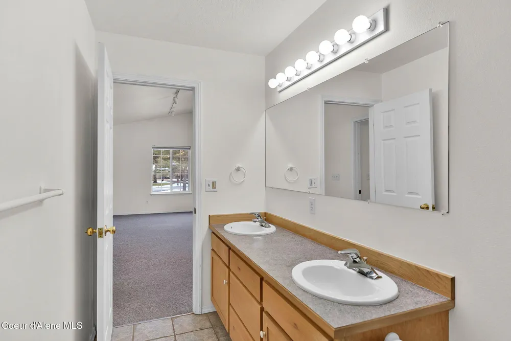 19850 Gunning Road Rathdrum, ID 83858