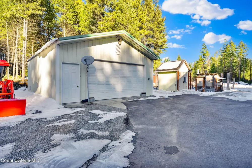 19850 Gunning Road Rathdrum, ID 83858
