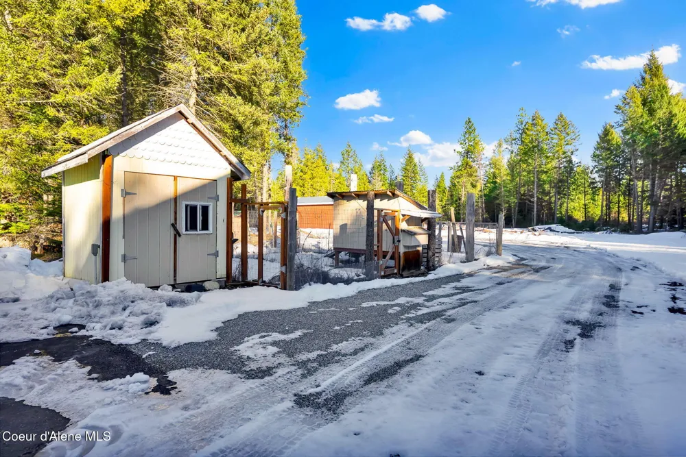 19850 Gunning Road Rathdrum, ID 83858