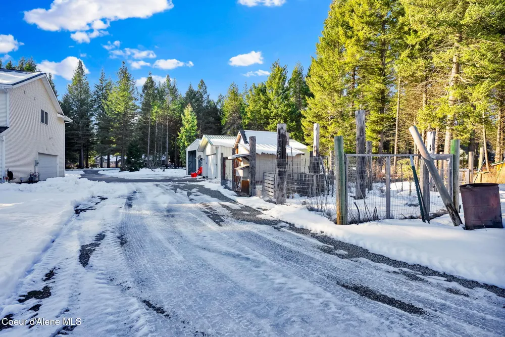 19850 Gunning Road Rathdrum, ID 83858