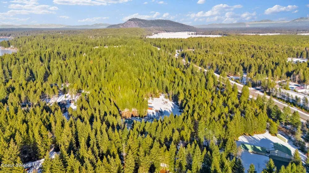 19850 Gunning Road Rathdrum, ID 83858