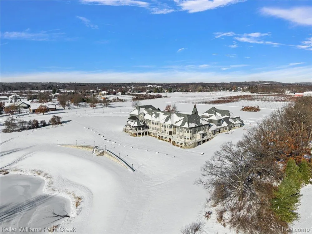 68050 Hillside Lane Washington Township, MI 48095