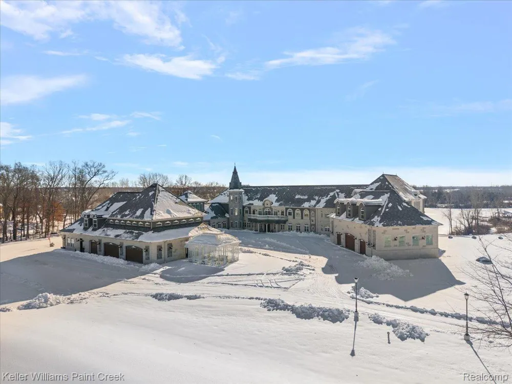 68050 Hillside Lane Washington Township, MI 48095