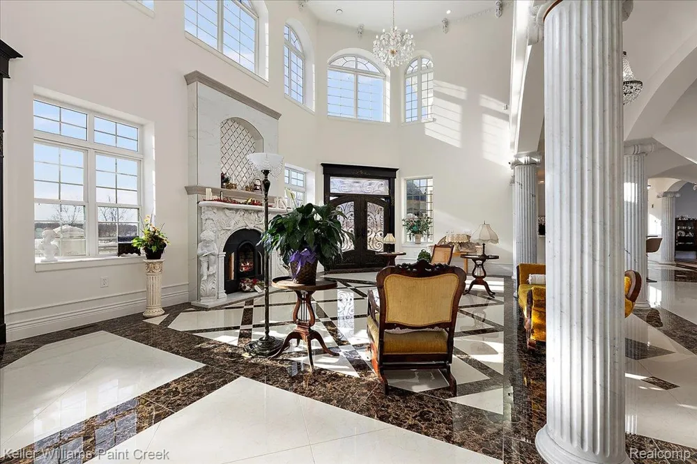 68050 Hillside Lane Washington Township, MI 48095