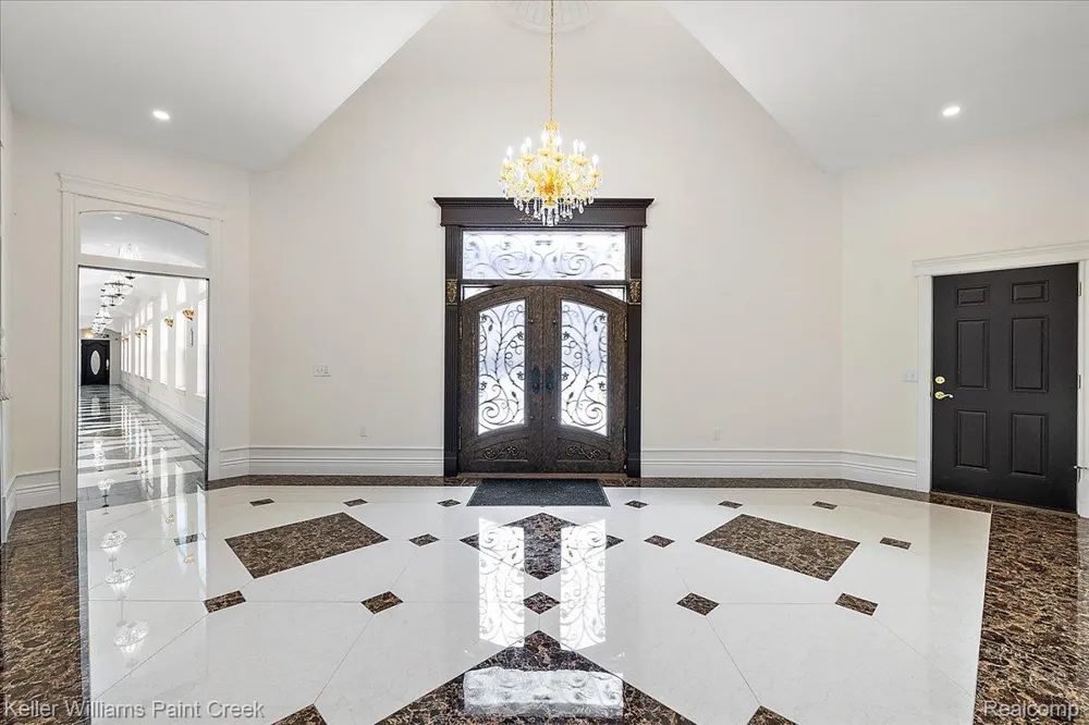 68050 Hillside Lane Washington Township, MI 48095
