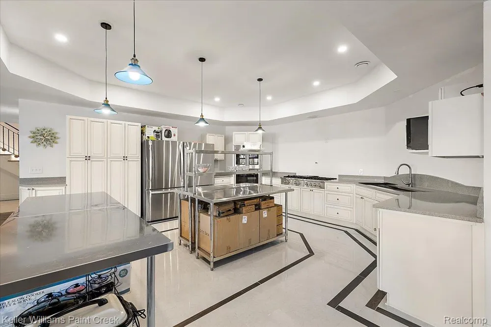 68050 Hillside Lane Washington Township, MI 48095