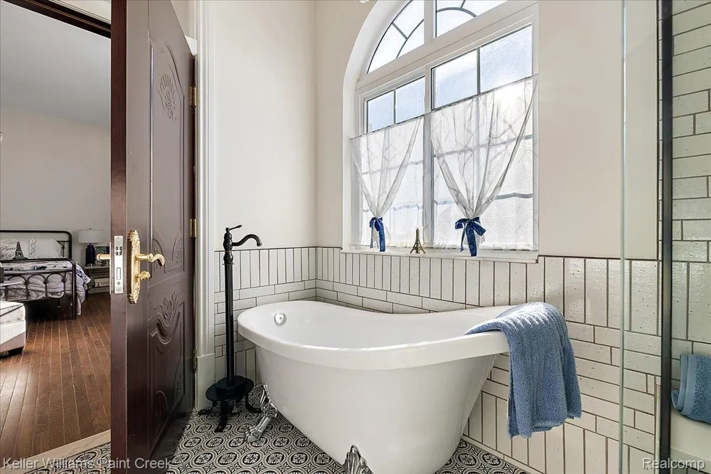 68050 Hillside Lane Washington Township, MI 48095