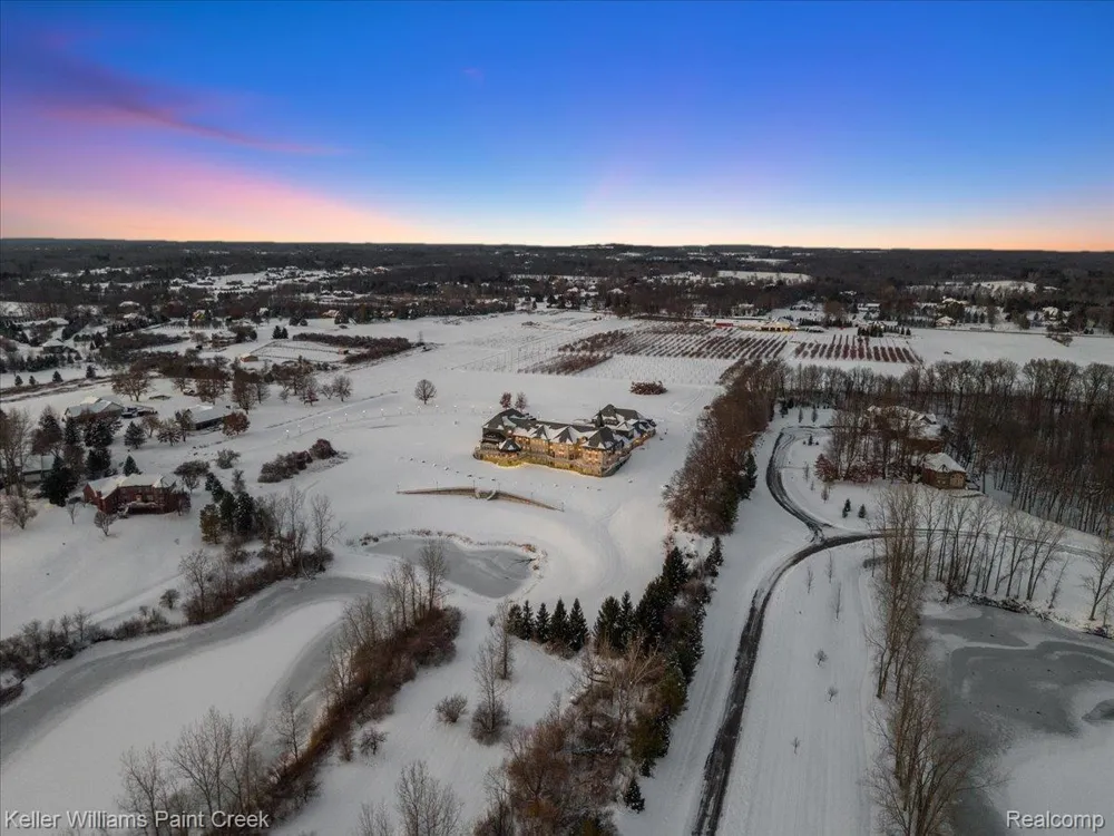68050 Hillside Lane Washington Township, MI 48095
