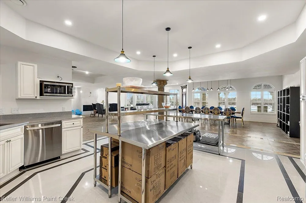 68050 Hillside Lane Washington Township, MI 48095