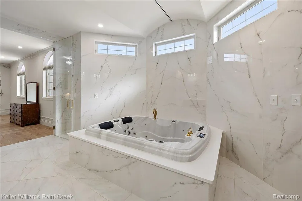 68050 Hillside Lane Washington Township, MI 48095