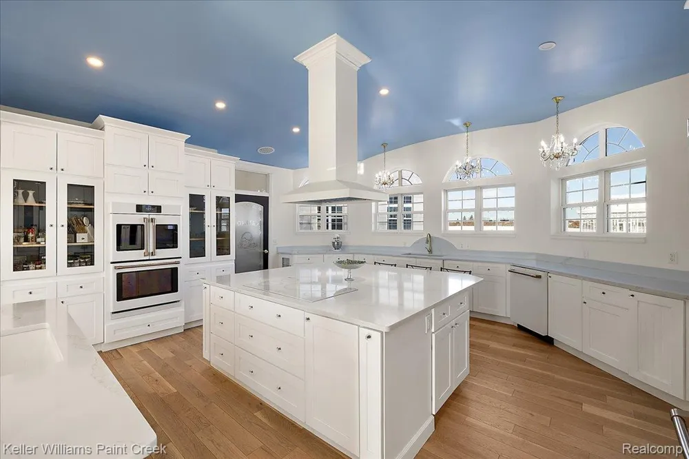 68050 Hillside Lane Washington Township, MI 48095