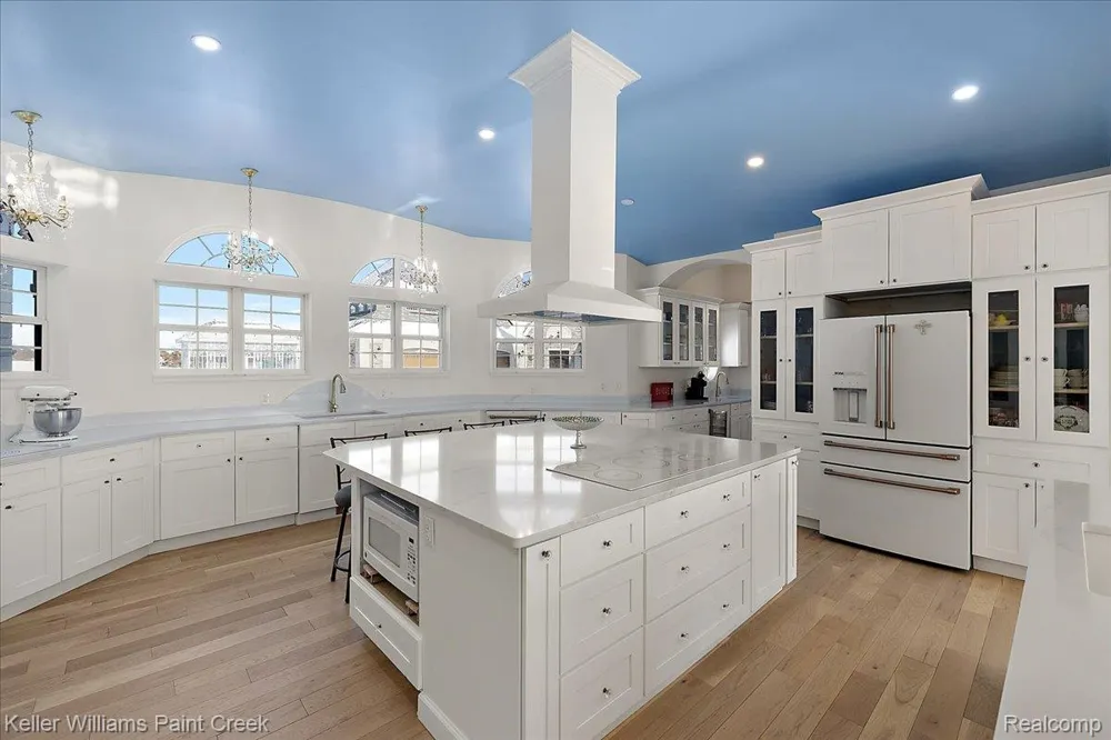 68050 Hillside Lane Washington Township, MI 48095