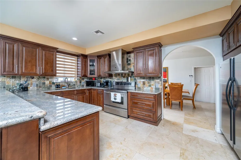 19520 SW 206th St Miami, FL 33187