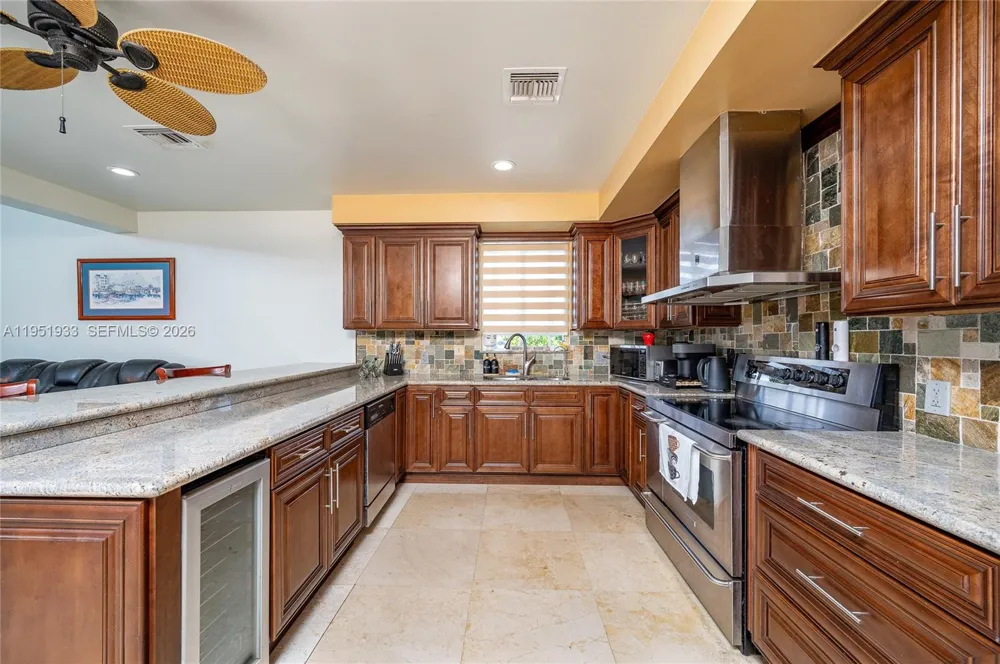19520 SW 206th St Miami, FL 33187