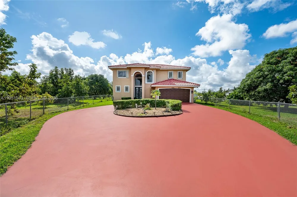 19520 SW 206th St Miami, FL 33187