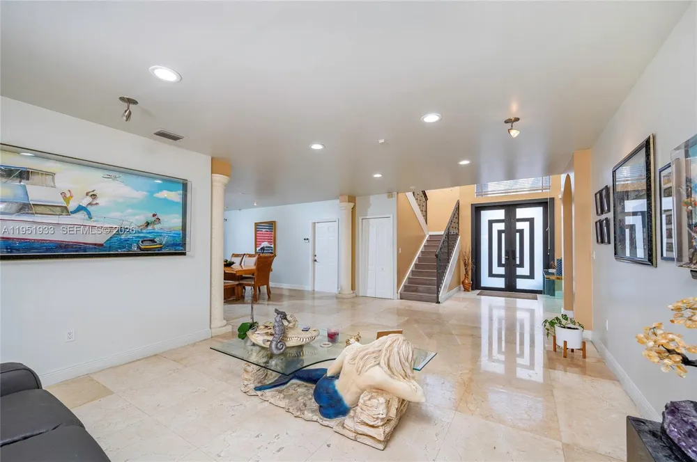 19520 SW 206th St Miami, FL 33187