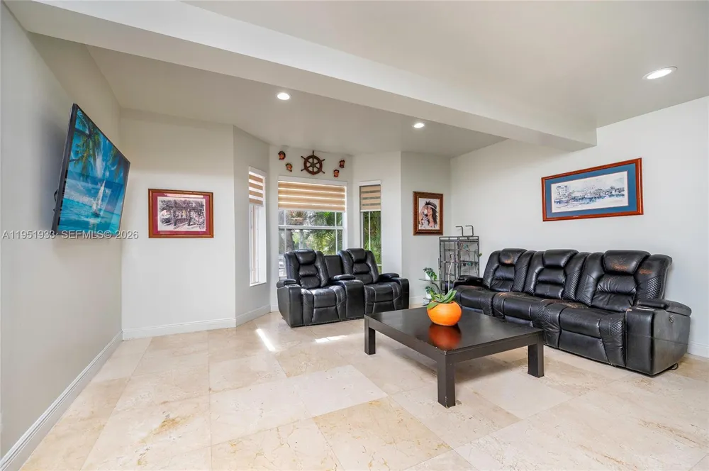 19520 SW 206th St Miami, FL 33187