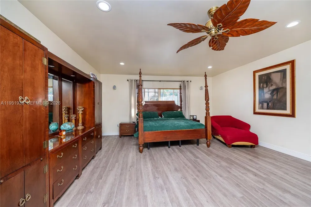 19520 SW 206th St Miami, FL 33187