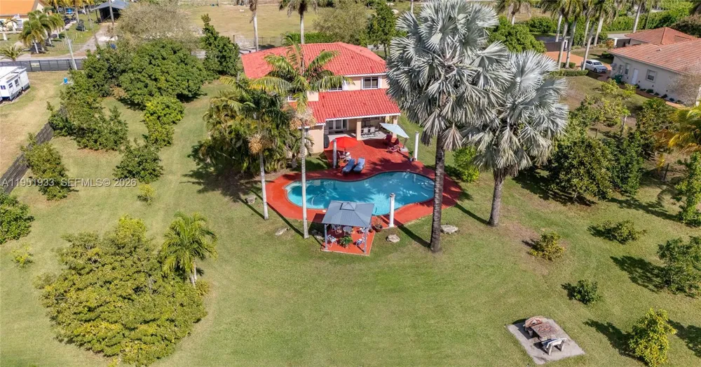 19520 SW 206th St Miami, FL 33187