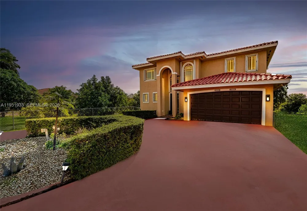 19520 SW 206th St Miami, FL 33187