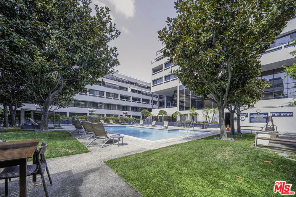 880 W 1st Street #506 Los Angeles, CA 90012