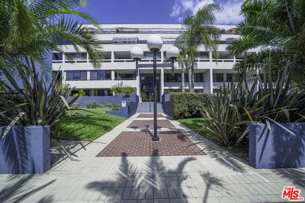 880 W 1st Street #506 Los Angeles, CA 90012