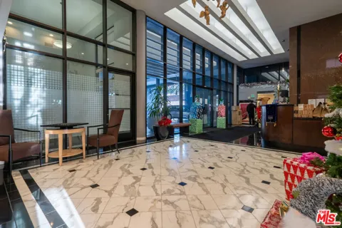 880 W 1st Street #506