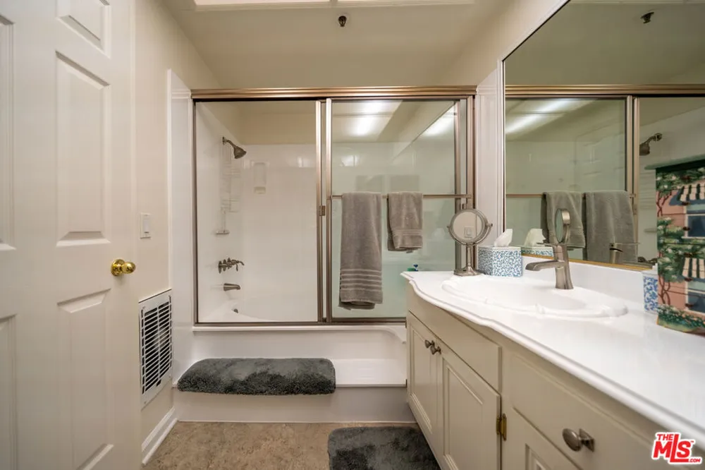 880 W 1st Street #506 Los Angeles, CA 90012
