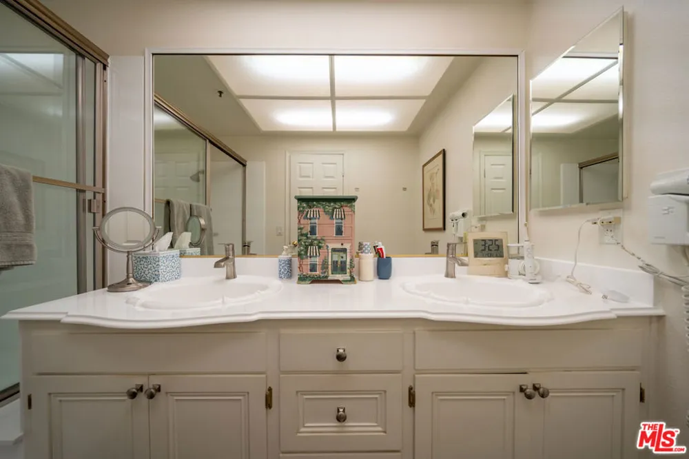 880 W 1st Street #506 Los Angeles, CA 90012