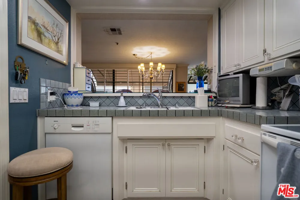 880 W 1st Street #506 Los Angeles, CA 90012
