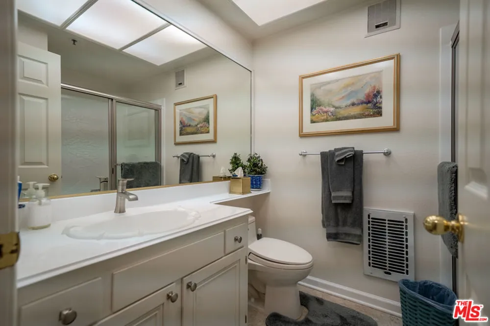 880 W 1st Street #506 Los Angeles, CA 90012