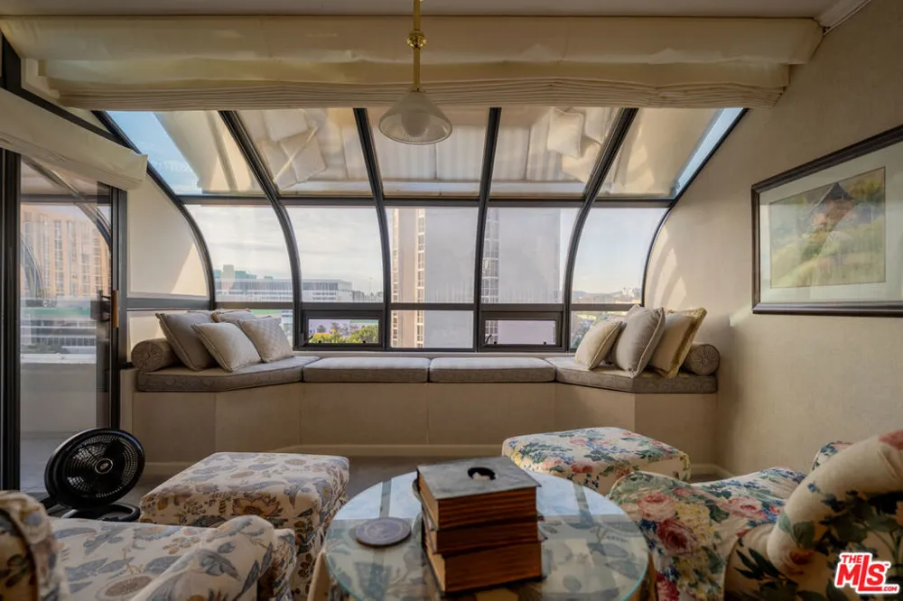 880 W 1st Street #506 Los Angeles, CA 90012