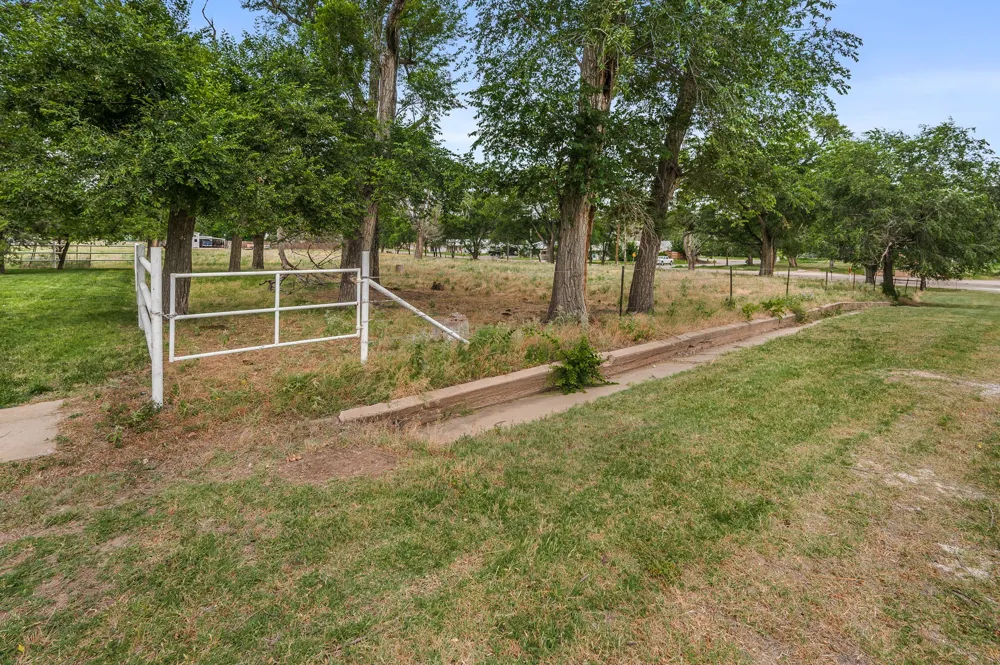 1204 E Cheyenne Canadian, TX 79014