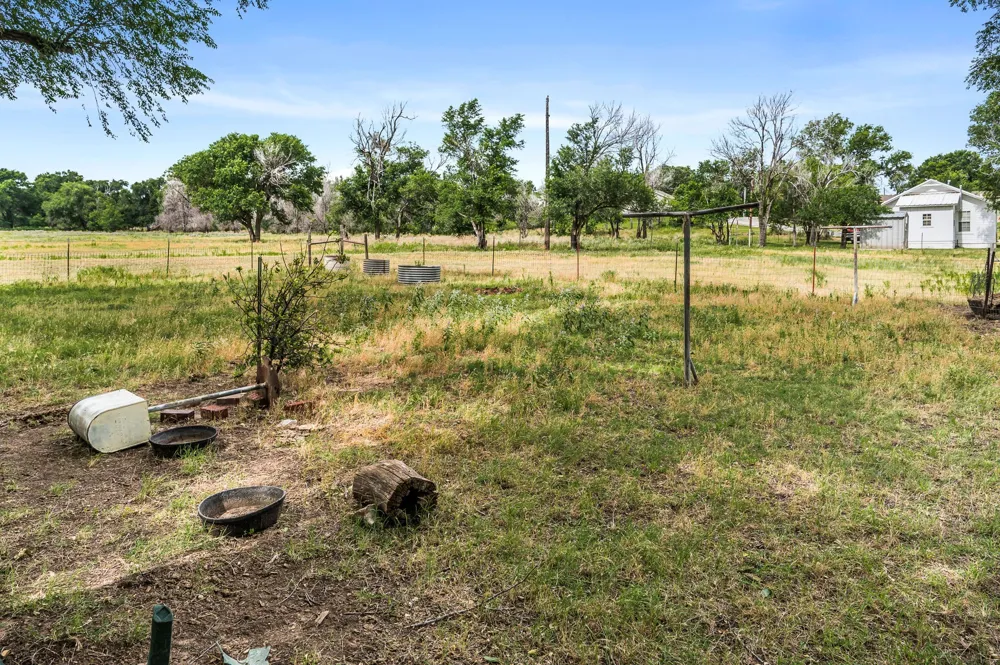 1204 E Cheyenne Canadian, TX 79014