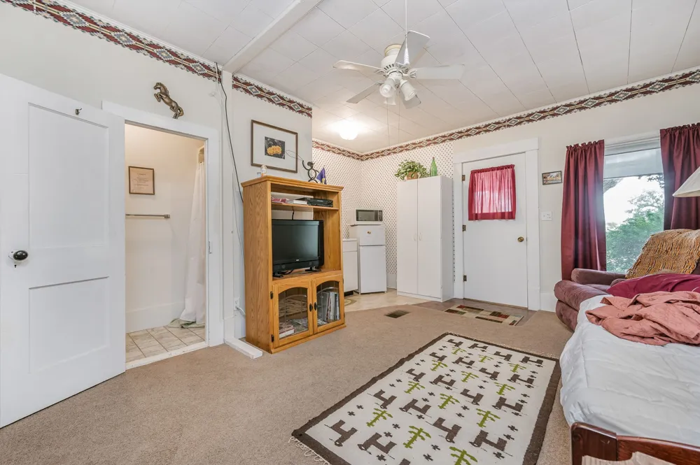 1204 E Cheyenne Canadian, TX 79014