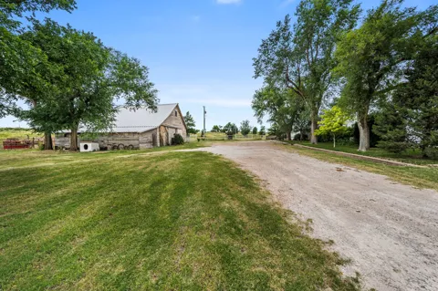 1204 E Cheyenne