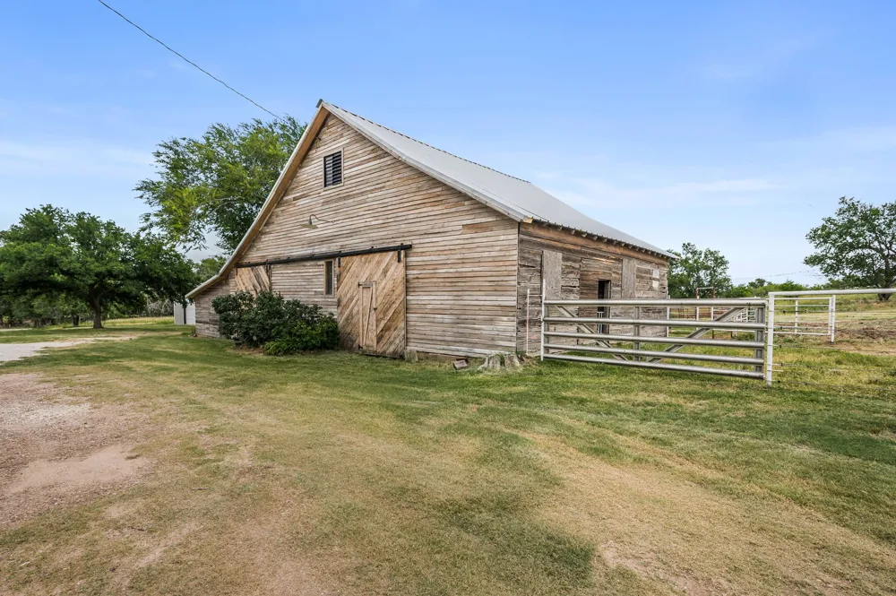 1204 E Cheyenne Canadian, TX 79014