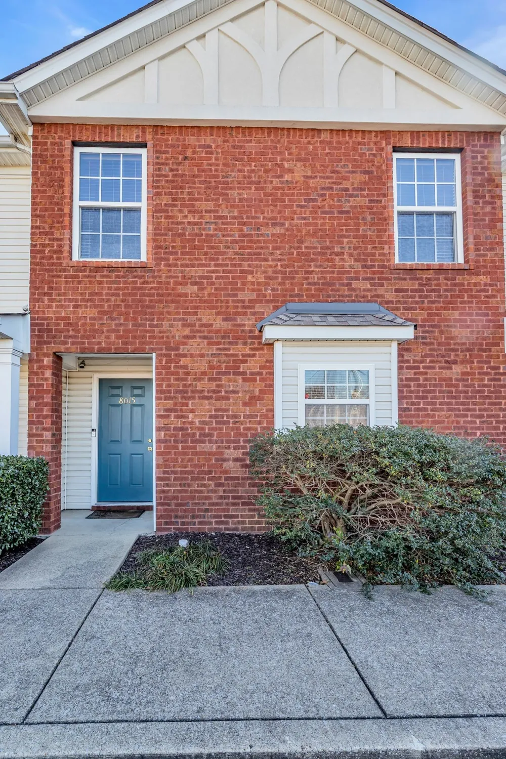 8015 Mickey Katz Cir