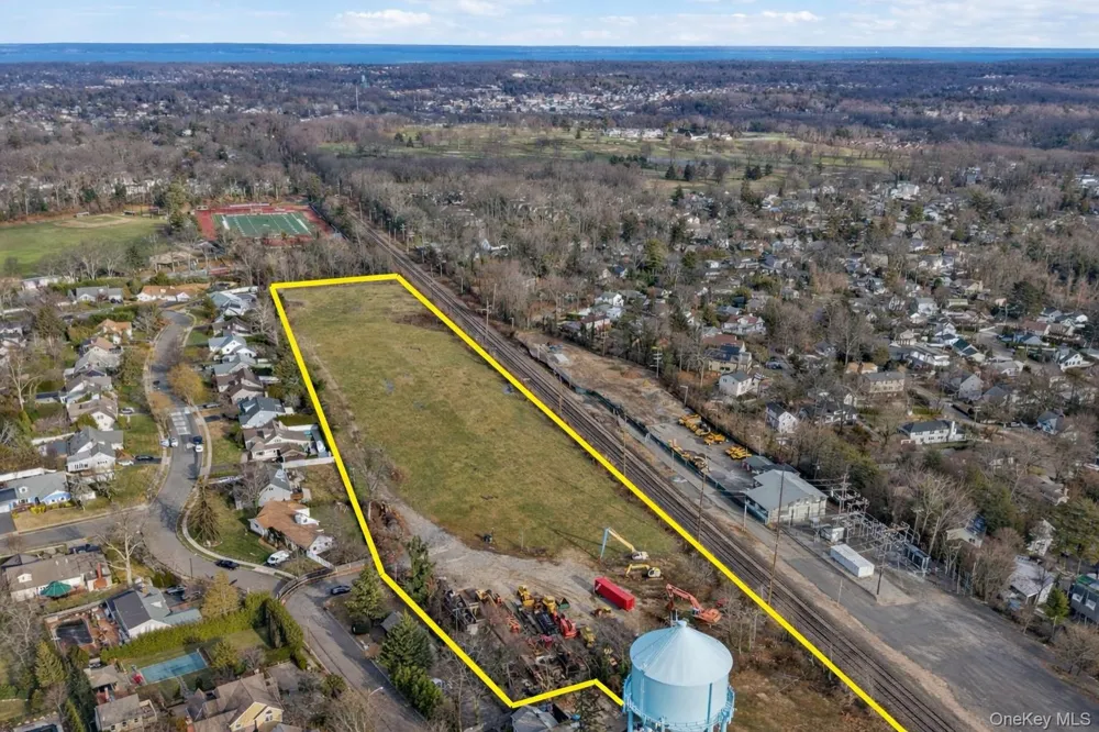 Address Not Shown Glen Head, NY 11545