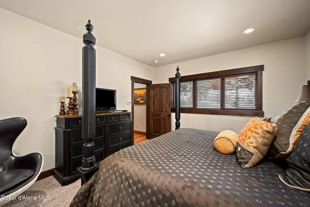 38 Avalanche Road ## 1 Sandpoint, ID 83864