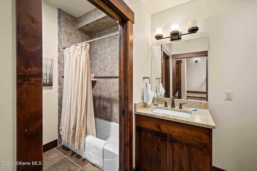 38 Avalanche Road ## 1 Sandpoint, ID 83864