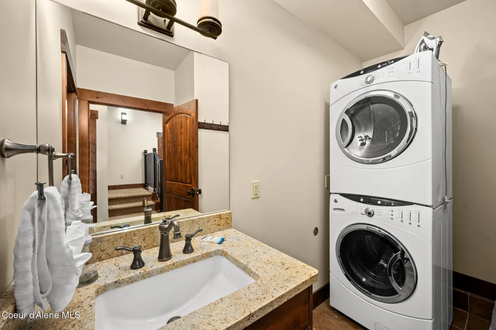 38 Avalanche Road ## 1 Sandpoint, ID 83864